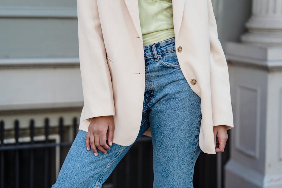 woman wearing oversized blazer and jeans
